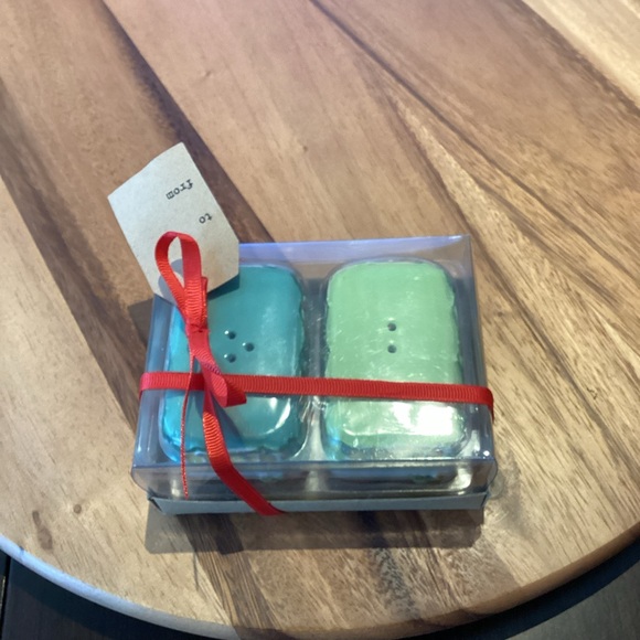 TAG Christmas camper salt and pepper shakers NWTS Adorable! Retro - Picture 5 of 7